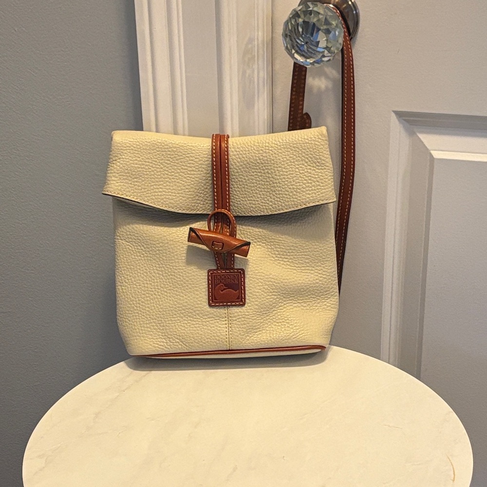 Dooney and Bourne Elegant Cream and Tan Leather Women's Bag